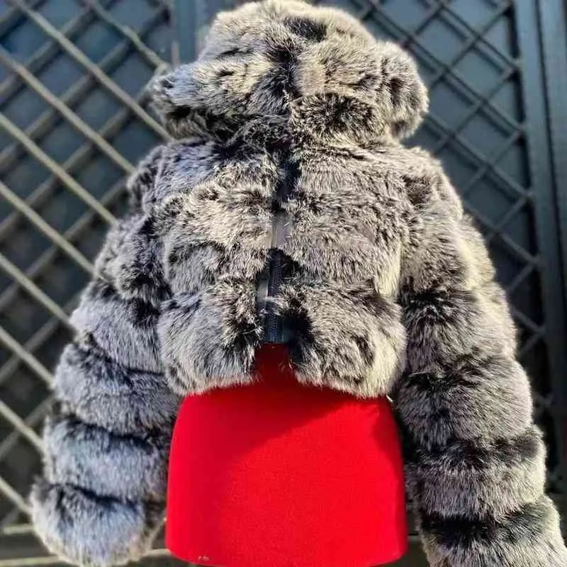 Femmes d'hiver recadrées courtes manteaux de fausse fourrure fermeture éclair mode Y2K vestes à capuche à manches longues épais chaud moelleux plus taille pardessus 211220