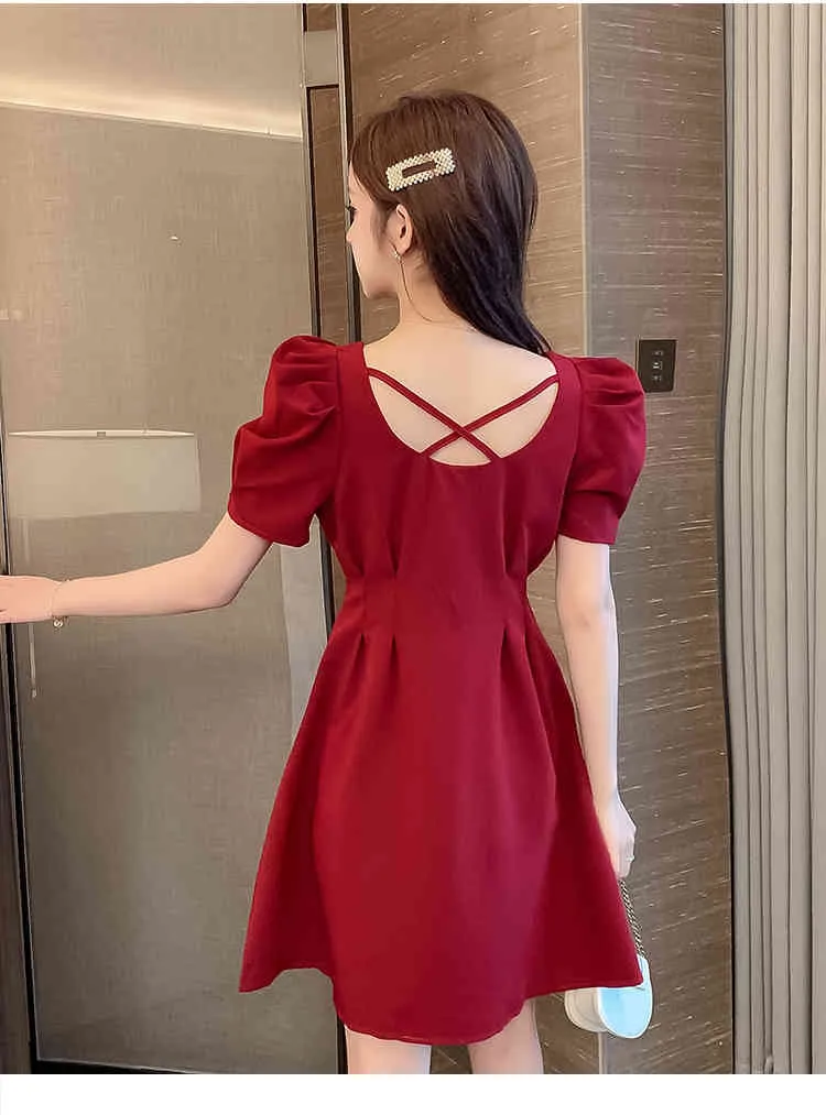 Sommar Kvinnors Vintage Hepburn Style Puff Sleeve Square Collar Solid Back Hight Waist Draped A Line Casual Dress 210514