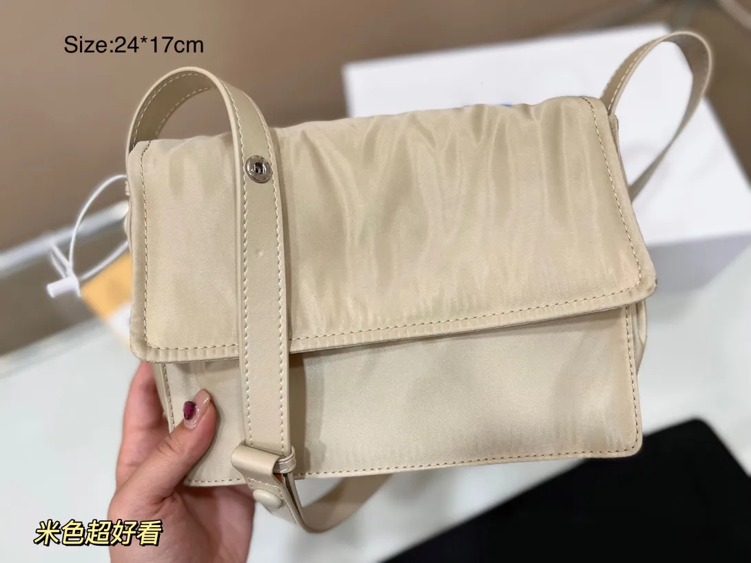 New Arrival Exclusive Vintage Charm temperament Fashion Shoulder Bag Crossbody for Women Waterproof Handbag Nylon Travel