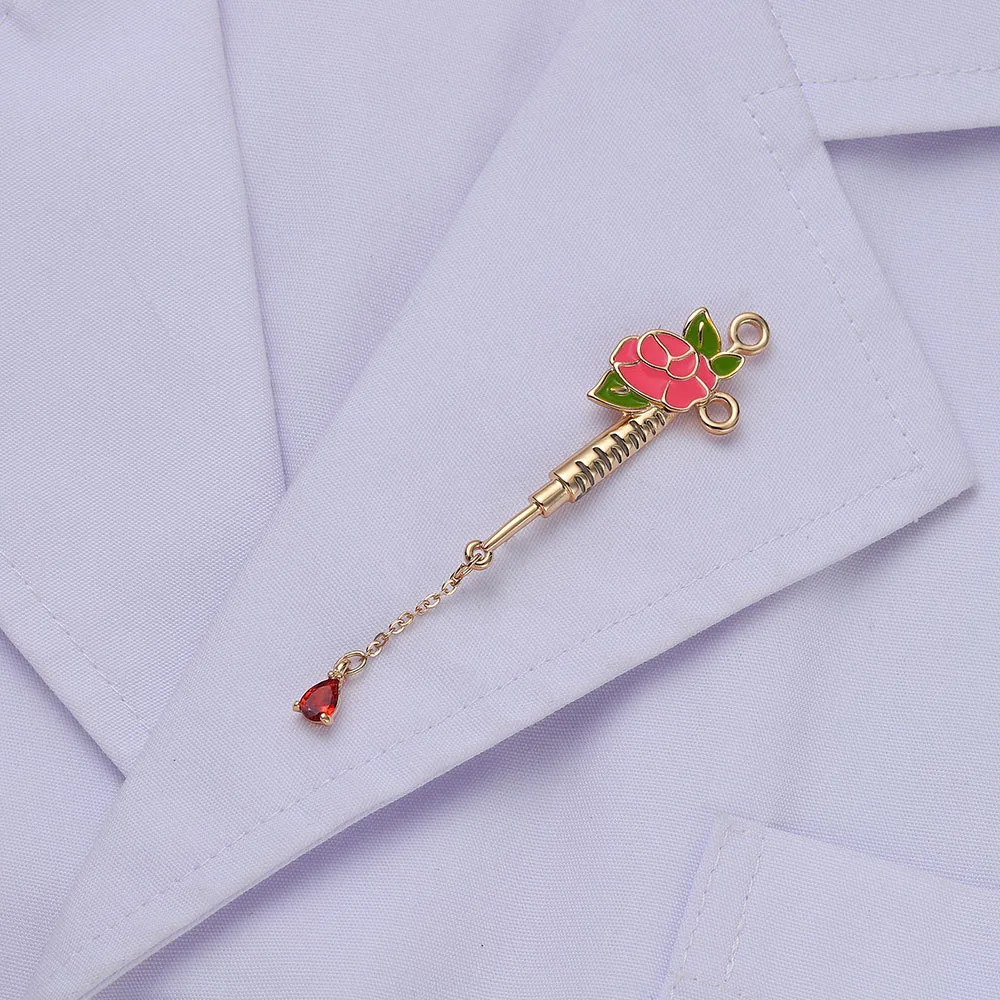 Seringue chaîne en métal broche drôle fleur émail broche femmes Badge médecin infirmière cadeau bijoux pour MD étudiant en médecine