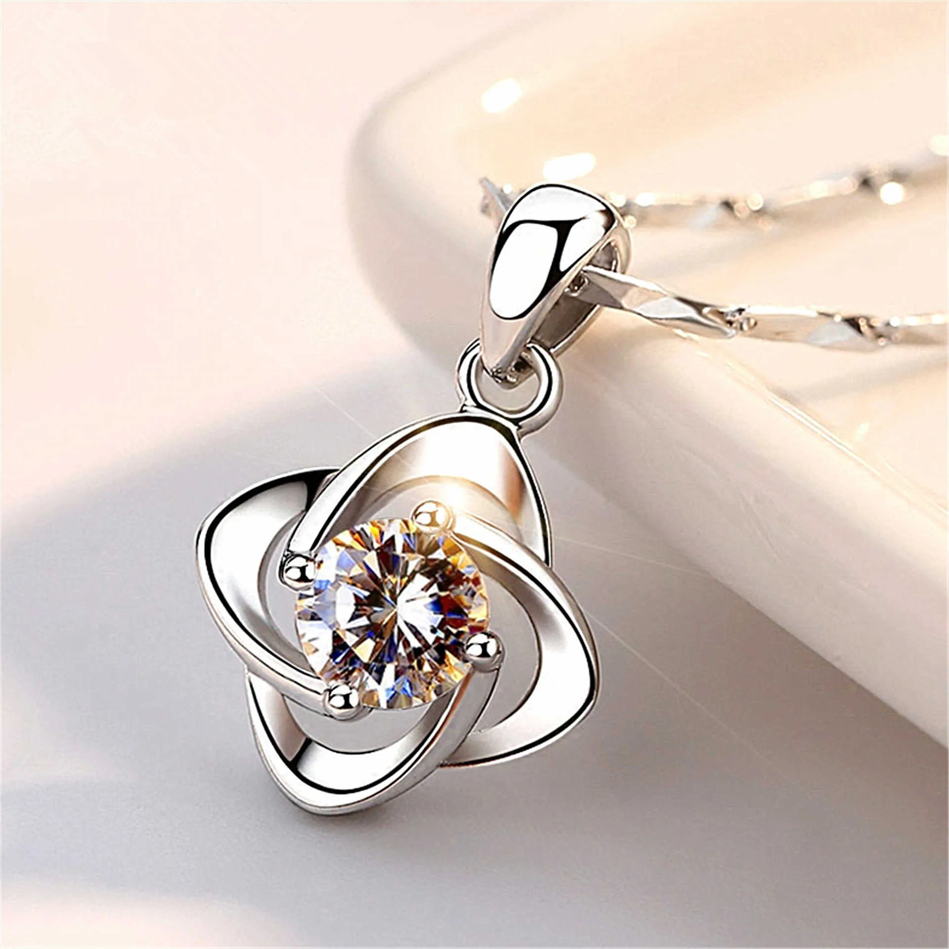 Crystal Womens Necklaces Pendant New Women's grass Fashion new simple clavicle Chain gold Silver Plated