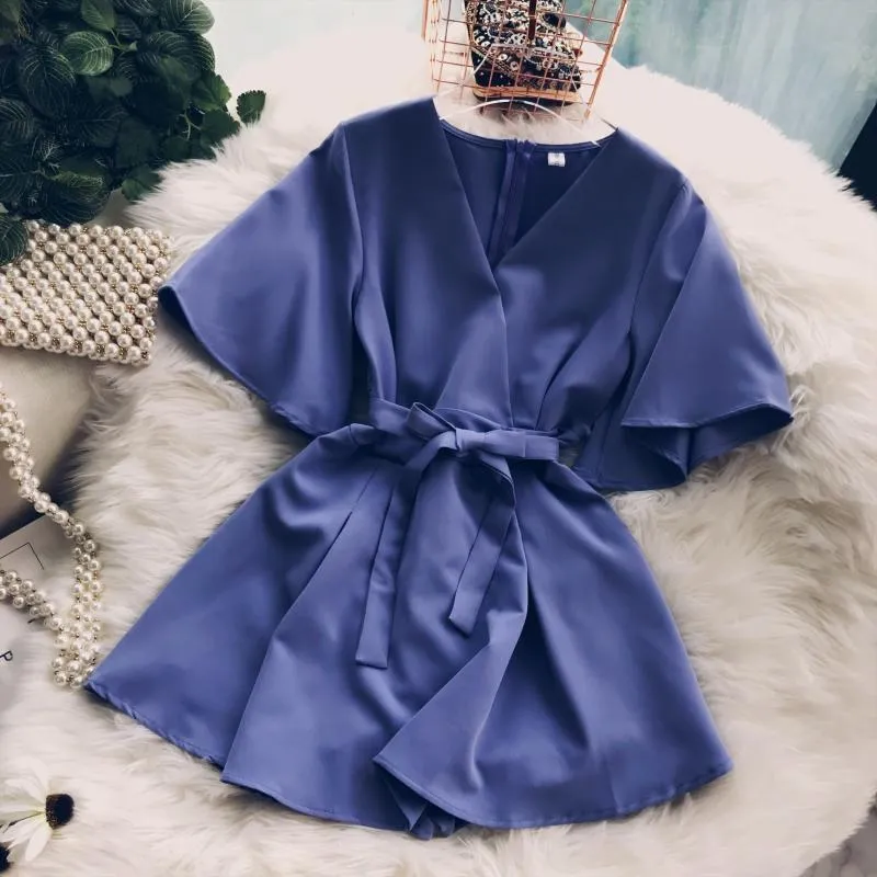 French Niche Dress Summer Cyber Celebrity Temperament V-neck Fake Two-piece Bow Lacing Was Thin Short Culottes Female ML867 210506