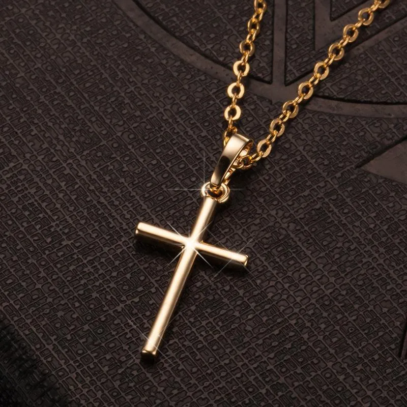 Anhänger Halsketten Mode weibliche Kreuz Anhänger Drop Gold Schwarz Farbe Kristall Jesus Halskette Schmuck für Männer Frauen Whole298n