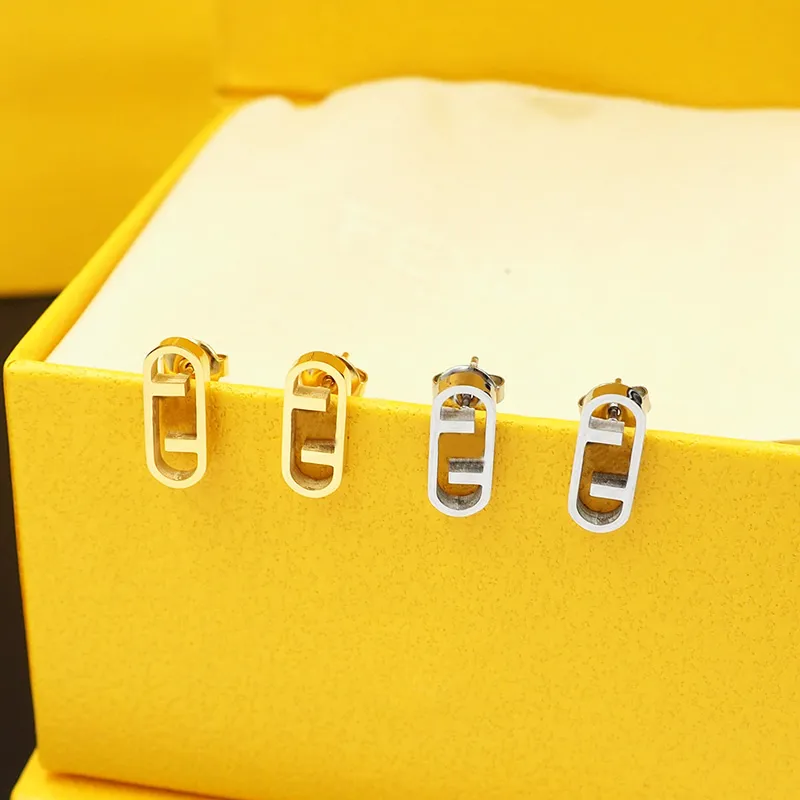 女性メンズジュエリーシルバーイヤリングゴールドレターフープFイヤリングデザイナースタッドウェディングイヤーズペンダントフープの新しい箱のためのデザイナーイヤリング