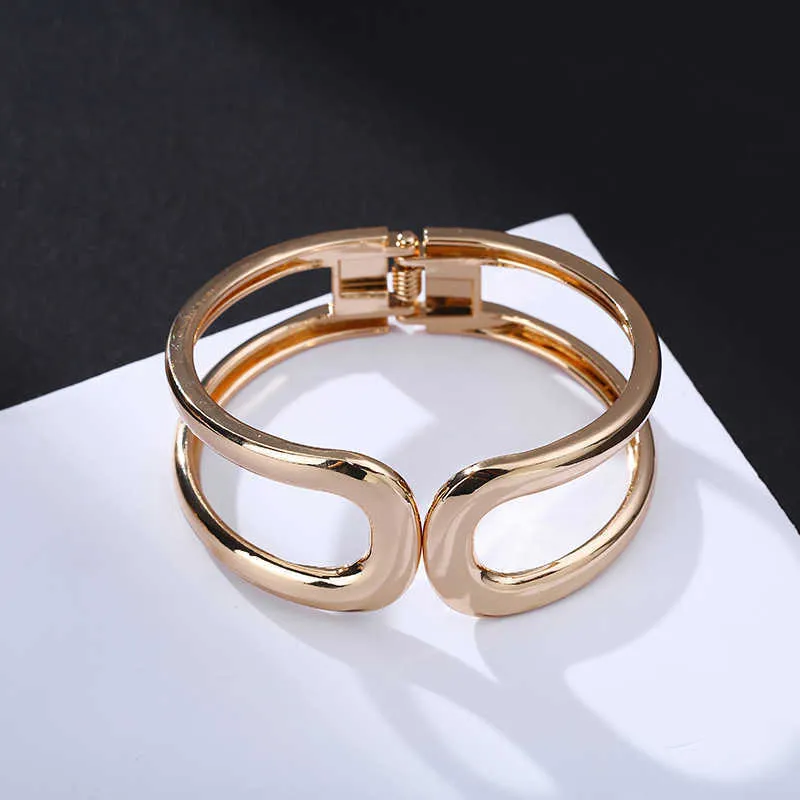 Punk New Shiny Wide Wire Bracelets Hollow Women Men Charms Statement Cuff Bracelet Viking Bangle 2020 Adjustable Bijoux Q0719