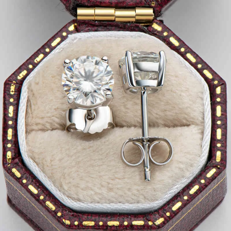 Iogou Classic 925 Sterling Silver Studörhängen för kvinnor 0 5CT 1 0CTColor Mossanite Diamond Gems Wedding Jewelery244A8837611
