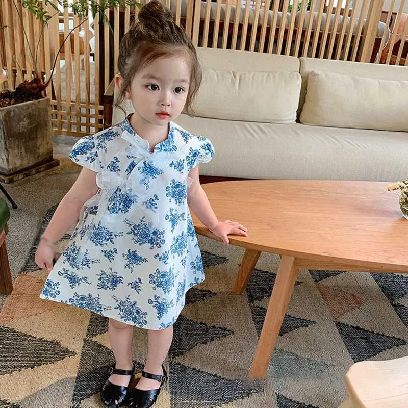 Robe de style chinois pour fille Été 1-6 ans Bébé Enfant Enfants Rétro Fleur Papillon Soie Cheongsam Robe Enfants Vêtements Q0716