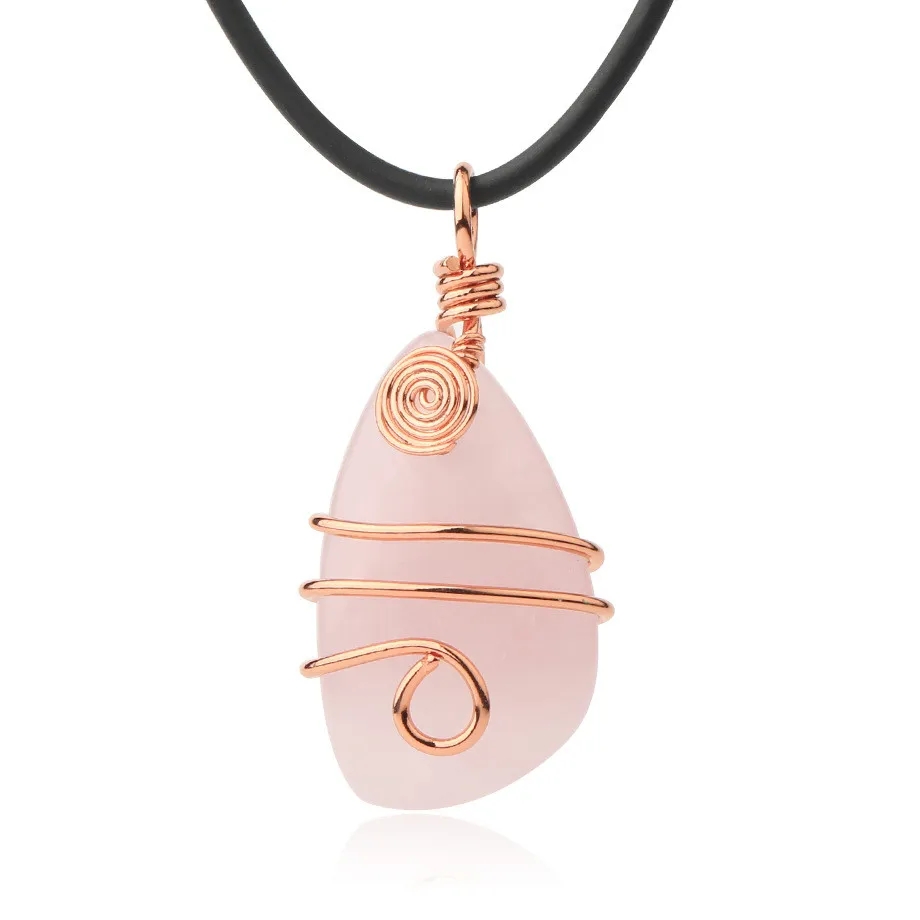 Collier pendentif en pierre d'améthyste brute naturelle pour femmes enveloppé de fil de guérison cristaux de chakra irréguliers avec deux chaînes différentes 325h