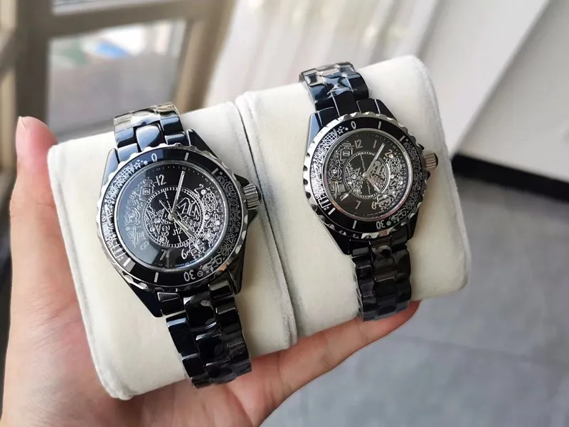 Brand homens homens casal Casal Ceramic Watch Design Totem Dial 12 Series Famous Brand Logo Clock Lady Relógios 33mm 38mm279a