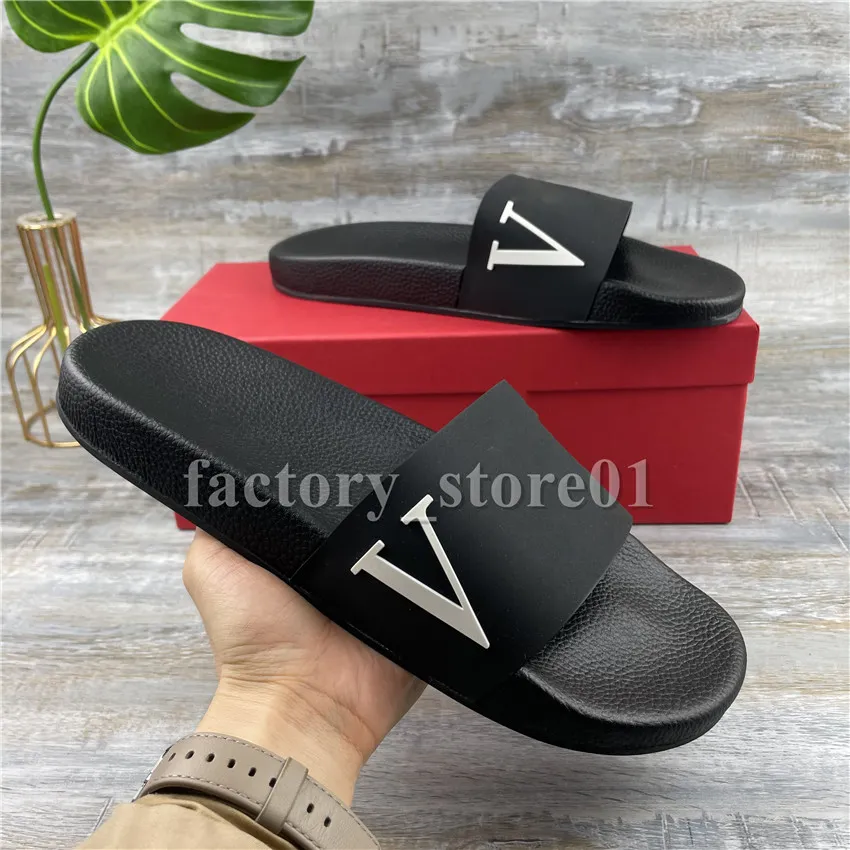 2021 V Word Mens Womens Slipper Summer Sandals Beach Slides Flat Leisure Slippers Ladies Sandali Bathroom Home Shoes Classic Stud Black Spikes Print White Pink