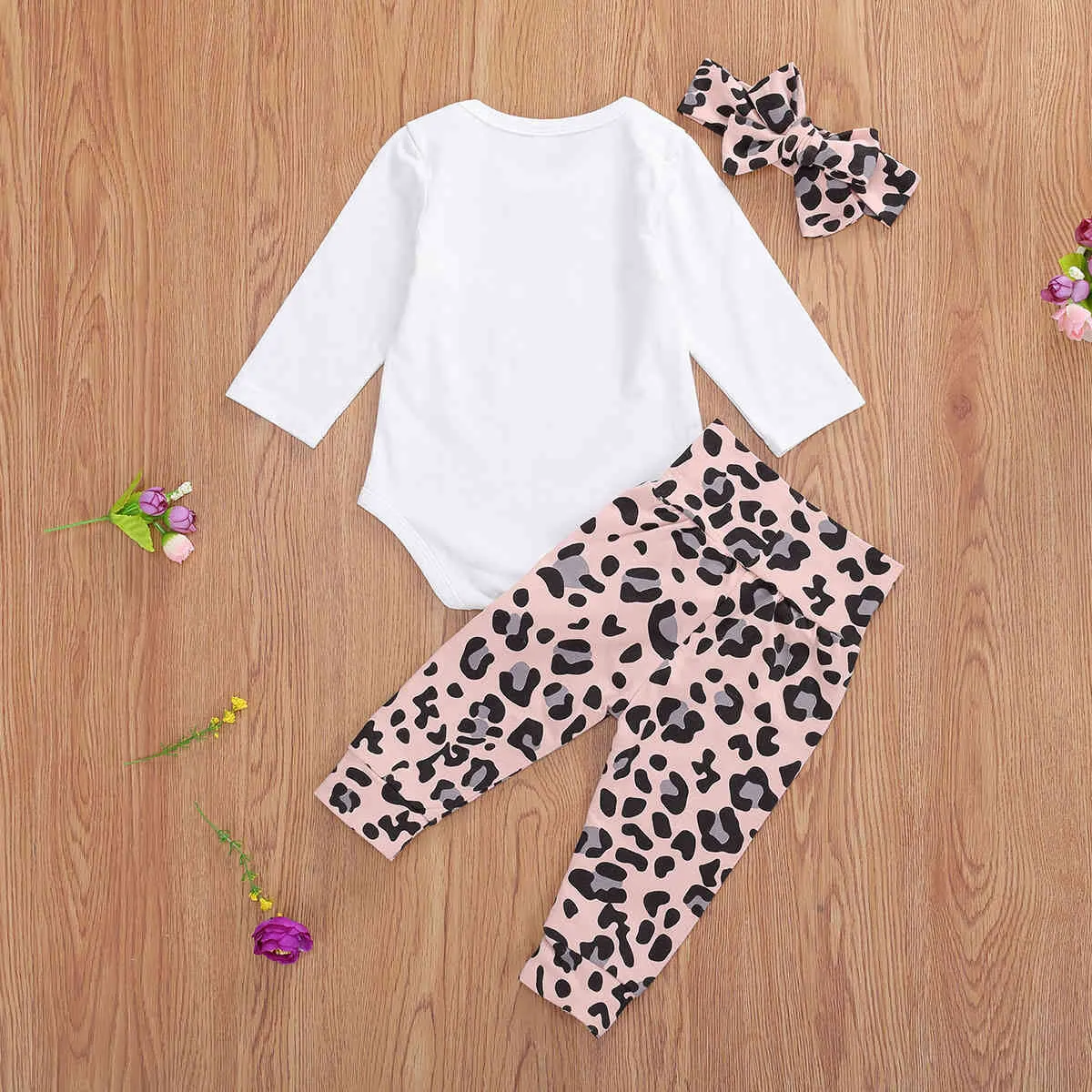 0-24m Leopard Born Spädbarn Baby Girl Clothes Set Daddy's Little Romper + Byxor Headband Söt Höstkläder 210515