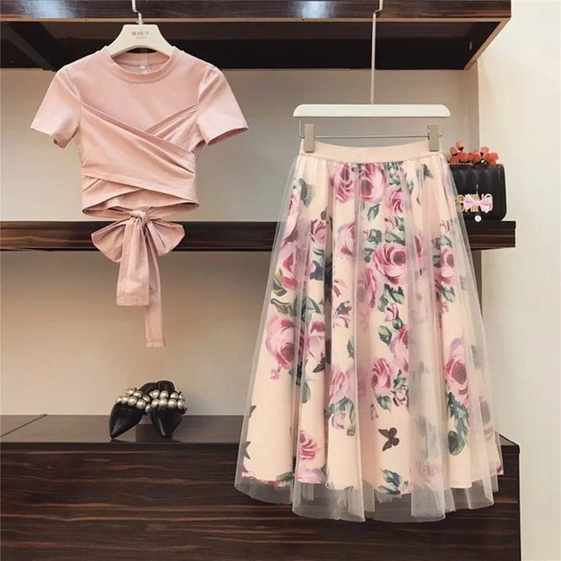 高級品質の夏の女性特別なデザインTシャツ+美しい花のメッシュスカート2個セット女性ファッションスーツA257 210428