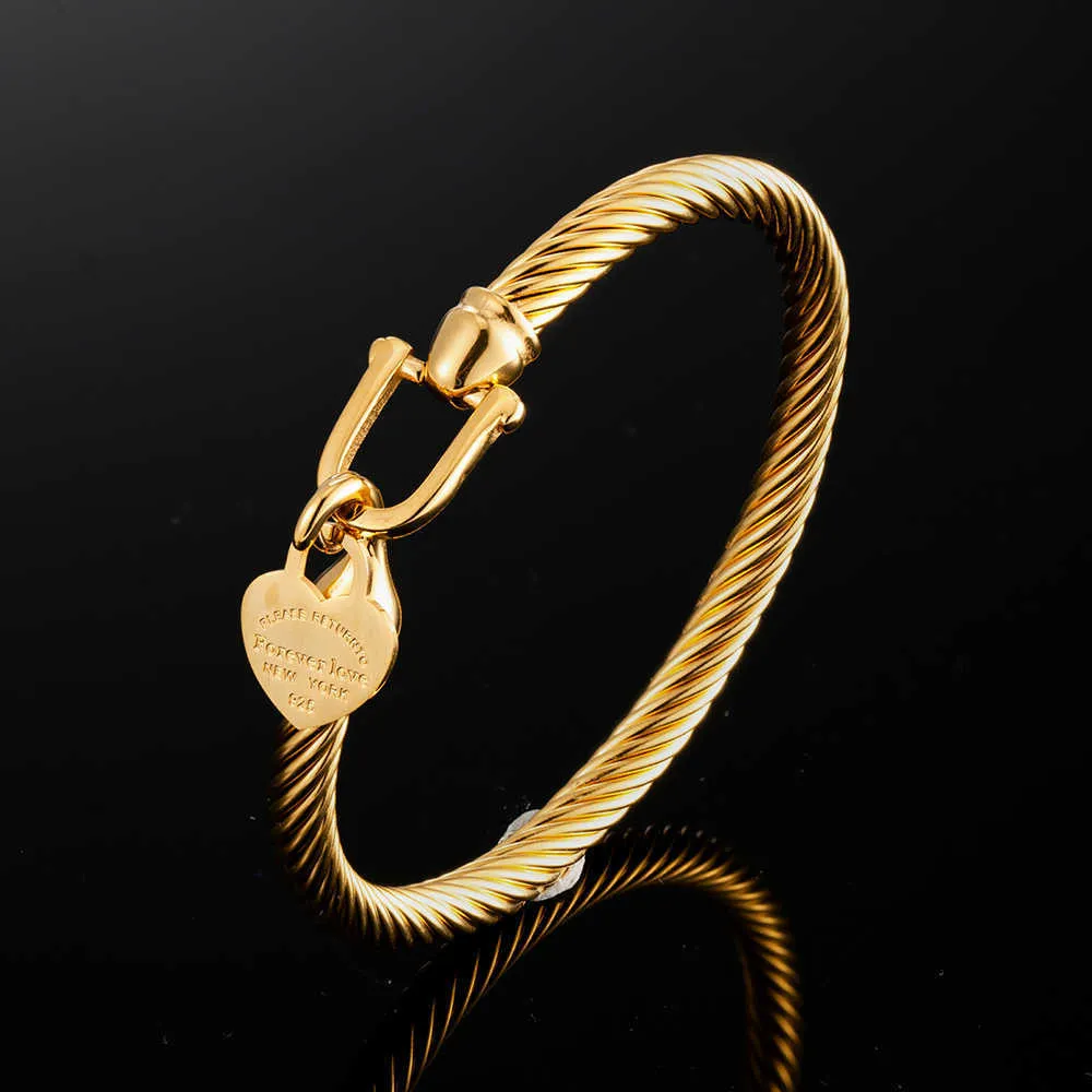 361l титановые браслеты из нержавеющей стали браслеты очарование золотой цвет кабель провод манжета сердце кулон браслет для женщин девушки ювелирные изделия Q0719