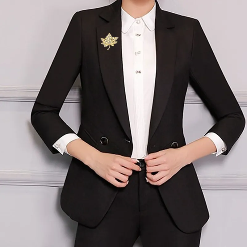 Mode luxe mousserende kubieke zirkonia esdoornblad voor man en vrouwen pak jas accessoires hoge kwaliteit veiligheid pins sieraden