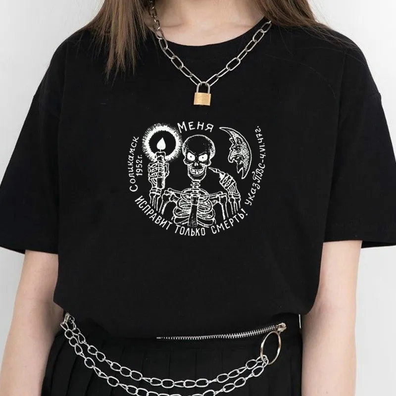 Svart T-shirt Kvinnor Skelett med Candle Gothic Harajuku Bomull Kortärmad Egirl Edgy Fashion Oversized T Shirt Toppar Kvinna 210518
