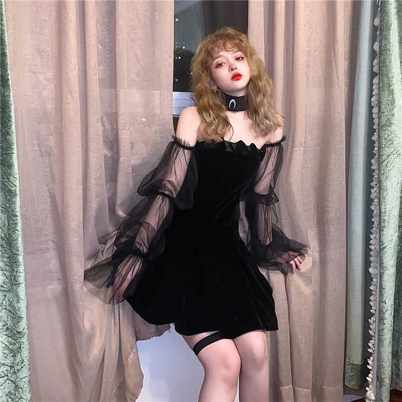 Mini abito vintage con maniche a sbuffo in velluto Party Women Design Black Spring Elegante abbigliamento da donna da ufficio gotico 210604
