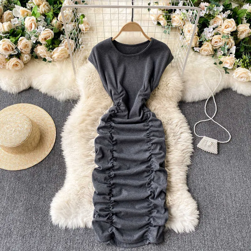 2021新しいセクシーなRuchedボディコンドレスソリッドOネックノースリーブ夏のドレス女性韓国のファッションの細いニットパーティークラブドレスY0603