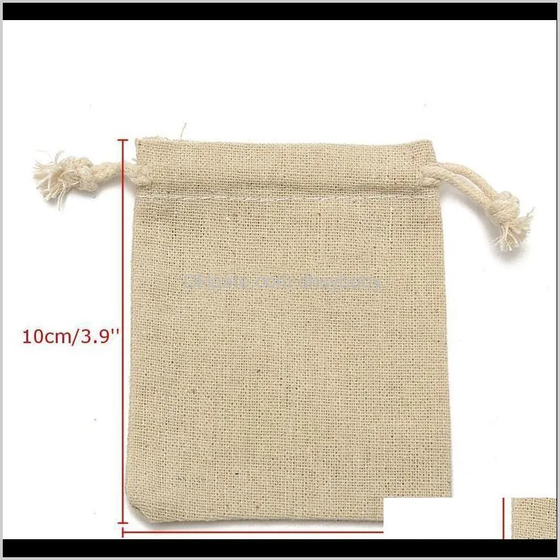 Bolsas Bolsas Pantalla 50 piezas Pequeña bolsa de lino natural Saco de yute de arpillera con bolsa de embalaje Dstring Bolsas de joyería Ipcdl2720