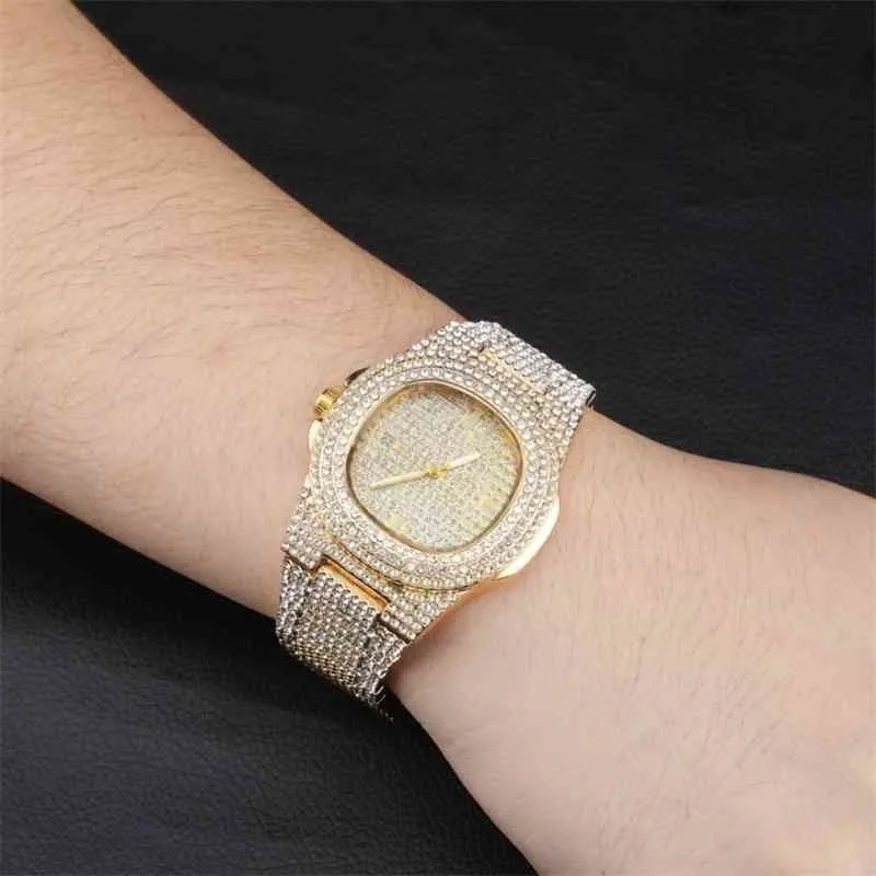 Varumärke Iced Out Diamond Watch Quartz Gold Hip Hop Quartz armbandsur med Micropave CZ rostfritt stål klockklocka relogio248f