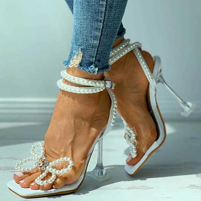 2021 Zomer Dames Casual Schoenen Mode Strand Dragen Witte Sandalen Kralen Bowknot Decor Vierkante Teen Pyramid Party High Heels Y0714