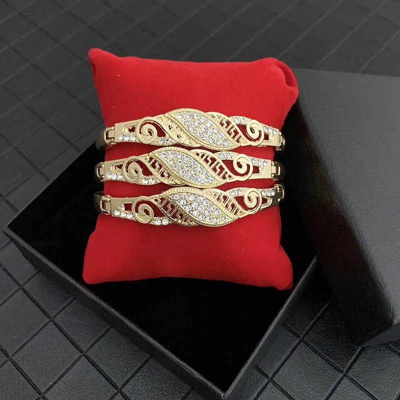 3 datorer Guldfärg Full Rhinestone Cuff Armband Bangle For Women Arabic Ethnic Wedding Party Jewelry Marocko Bridal Gift Q07199696333