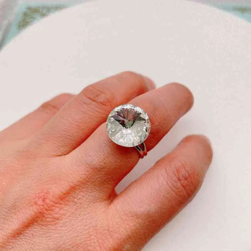 Mme Betti 2021 pierres rondes anneaux réglables 14mm cristaux de Rivoli autrichiens couleur or pour les femmes cadeaux de professeur de remise des diplômes