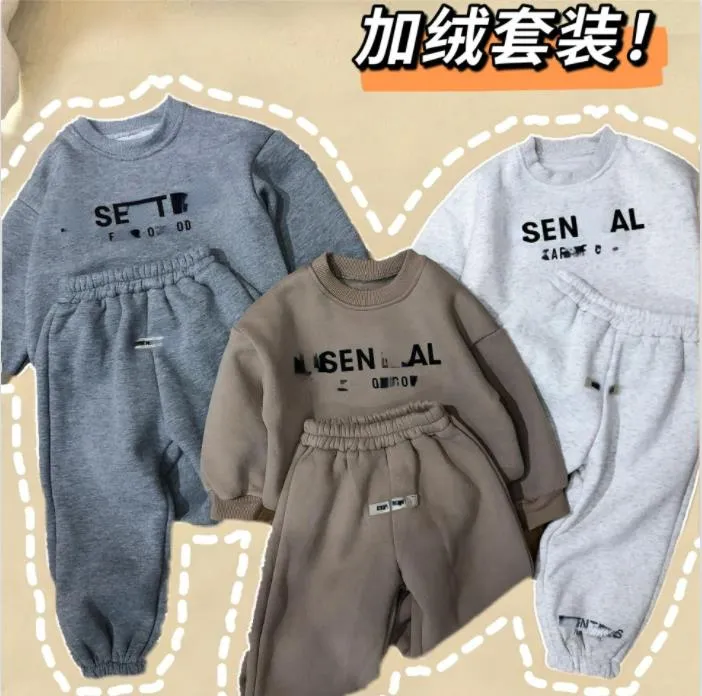 2-stycken Set Children's Winter Cashmere Suit Boys and Girls Stereo Letters Sweater Pants Children's Sport and Leisure