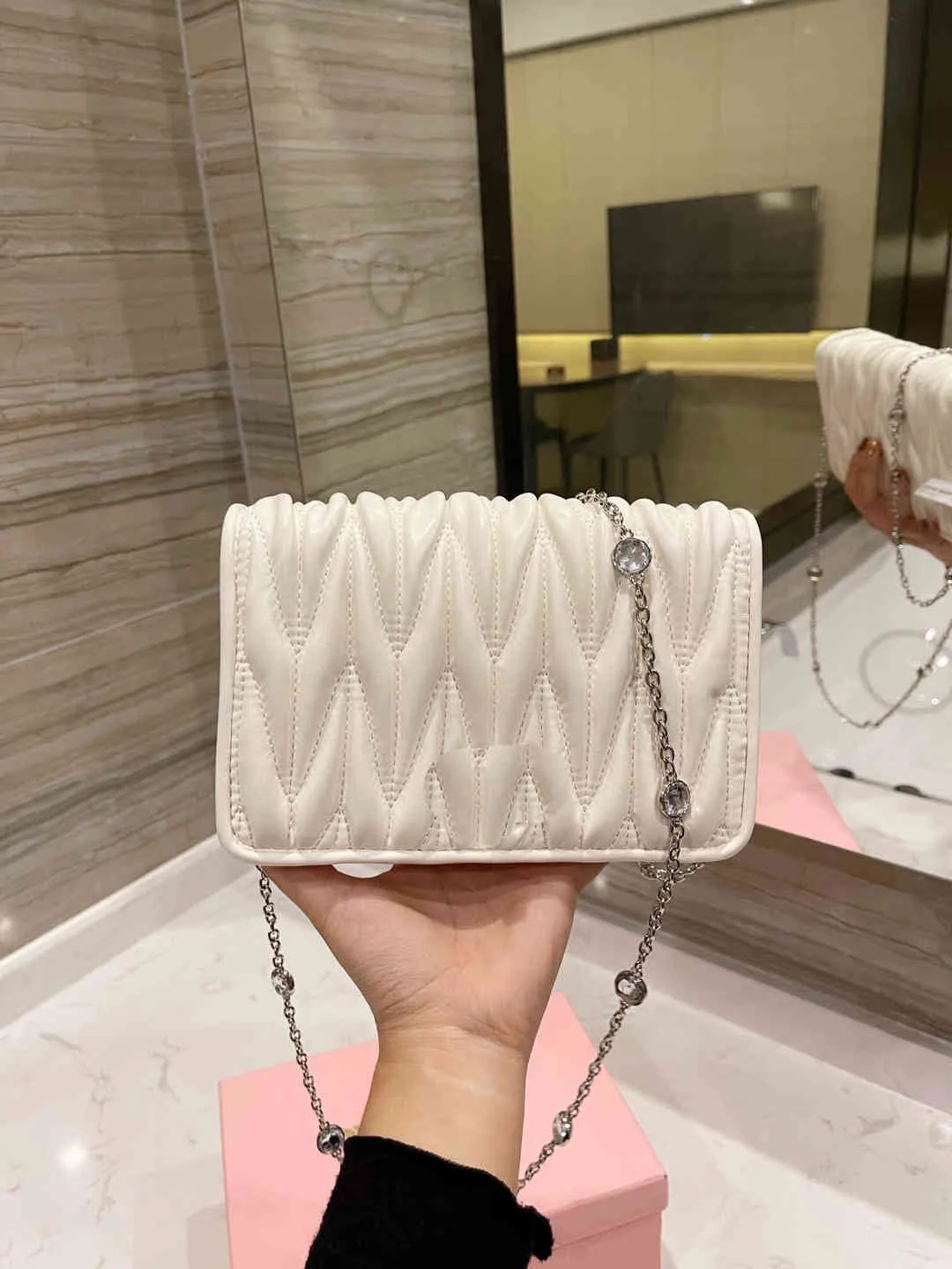 Cross Body Bags Women Wallet Fashion Purse High Qulity Handbag Gold Chain With Crystal Pleated Leather Small And Light Clutch 1021