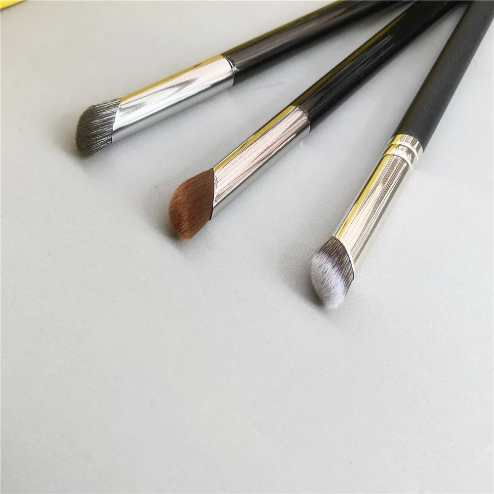 Conferele Perfector Makeup Brush Punta di punta a forma di professionista Cance Cream Liquid Beauty Cosmetics Brush Tool4769860