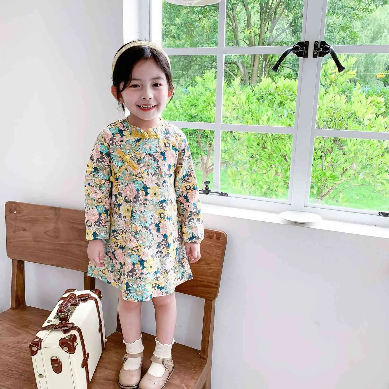 Chinese style cute girls floral long sleeve gown Autumn kids Frog cheongsam dress 210708