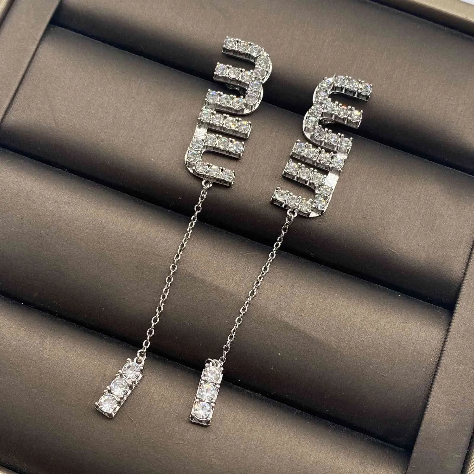 Design jewelry Miao new crystal letter necklace fashionable personality fashion clavicle chain with Rhinestone Earrings Bracelet f7925415