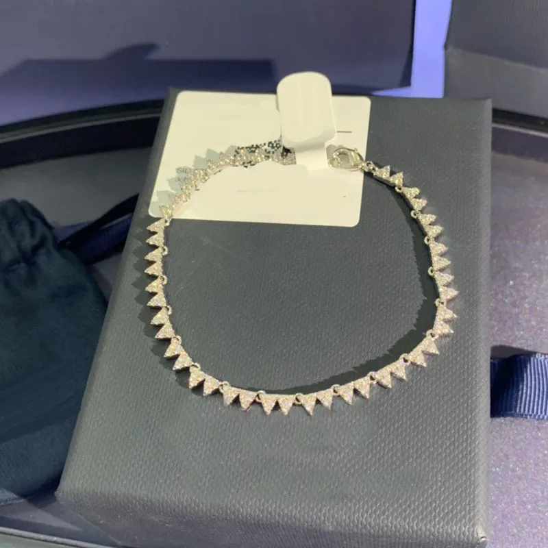 Monaco Fashion 1:1 bracelet de cheville Triangle blanc de haute qualité, bijoux de plage magnifiquement décorés pour dames, cadeau romantique