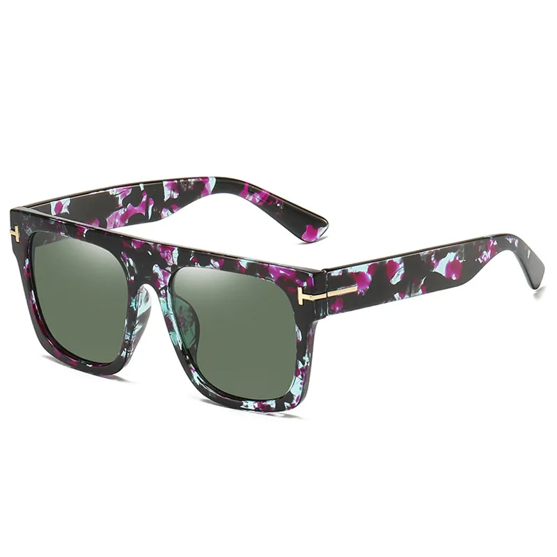 Nuevas gafas de sol elegantes de moda con montura grande para hombres y mujeres, gafas de sol informales con remaches tipo T, venta 241U