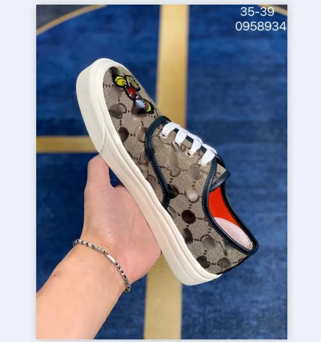 2021 Due tipi di scarpe casual da donna Designer di lusso all'aperto Sneaker in tela Piattaforma di moda Scarpe da ginnastica traspiranti piatte