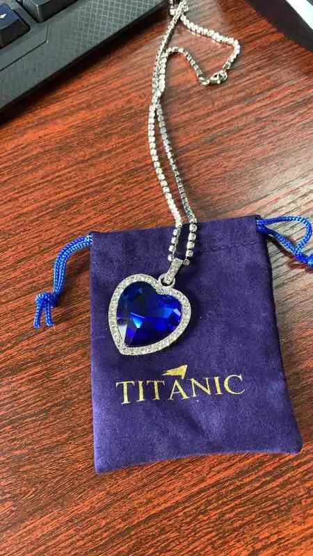 Titanic coeur de l'océan bleu coeur amour pour toujours pendentif collier sac en velours Y12181897
