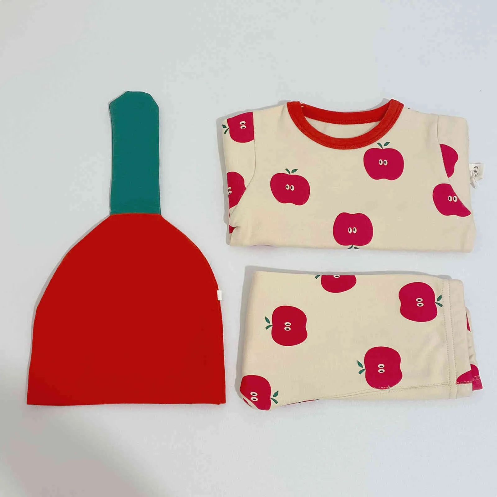 Bebek Giyim Setleri Kız Pijama Sevgililer Günü Üç Parçalı Takım Elbise Bebek Çocuk Erkek Ev Seti Apple Baskısı Pijama Giysileri 210413
