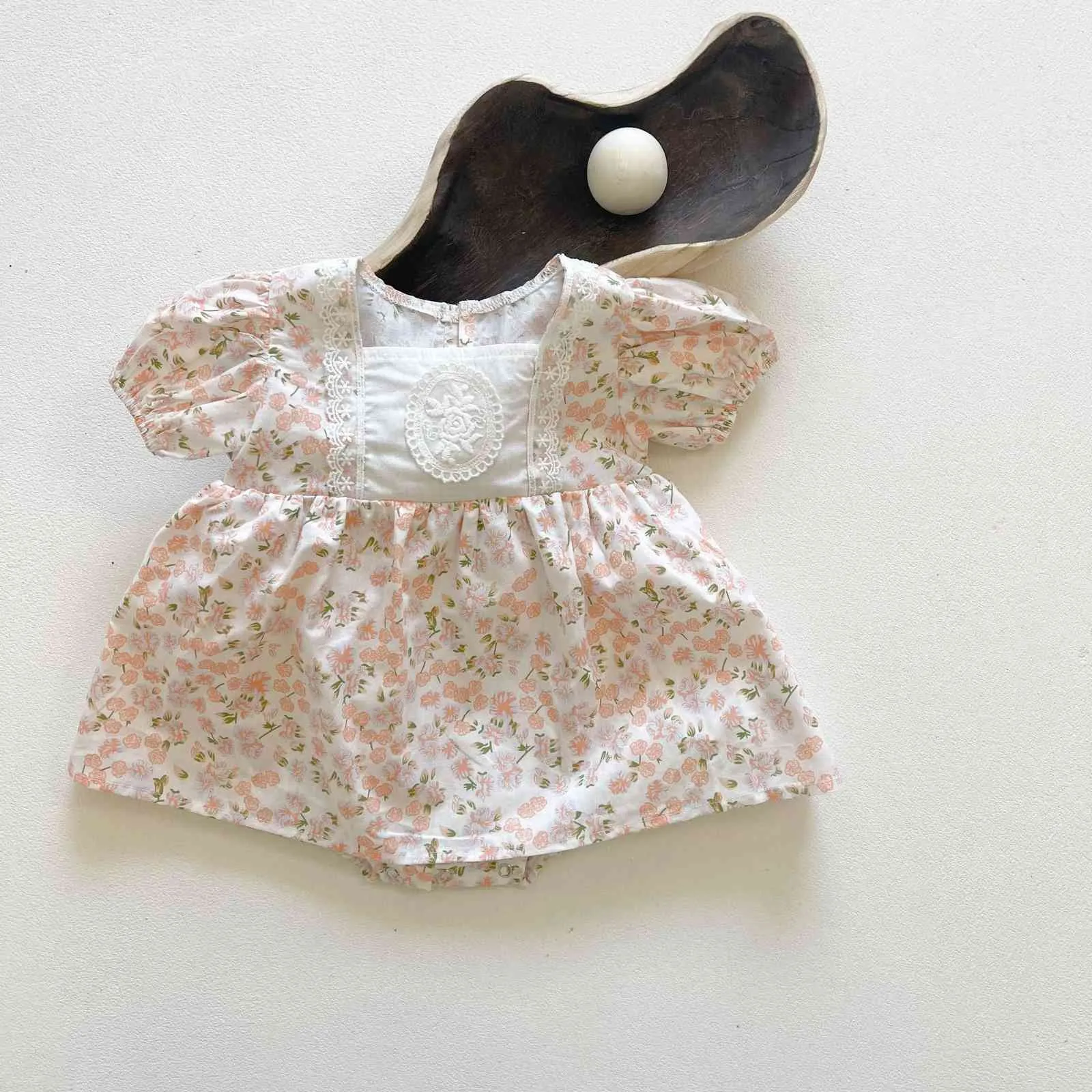 Yaz yeni yürümeye başlayan bebek kız moda çiçek baskılı desen bodysuit çocuk kızlar pamuk kısa kollu prenses bodysuits 210413