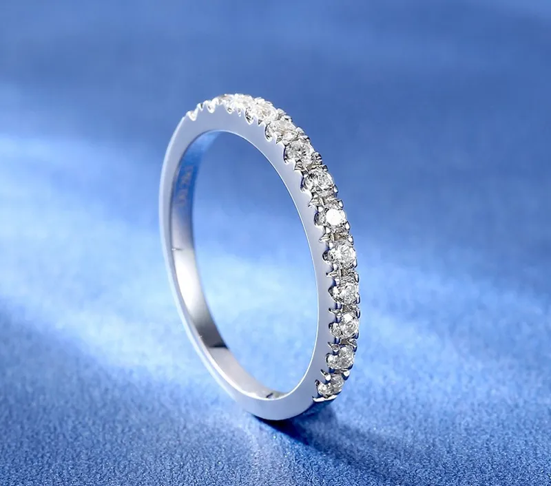 Met certificaat vrouwen 925 zilveren ringen micro pave zirkoon kristal bruiloft band stapelen ring 2.0mm wit gouden verjaardag