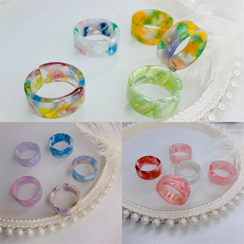2021 Texture de gradient Floominant transparent Transparent minimaliste Resin acrylique coloré Bonnes Rings réglables pour femmes