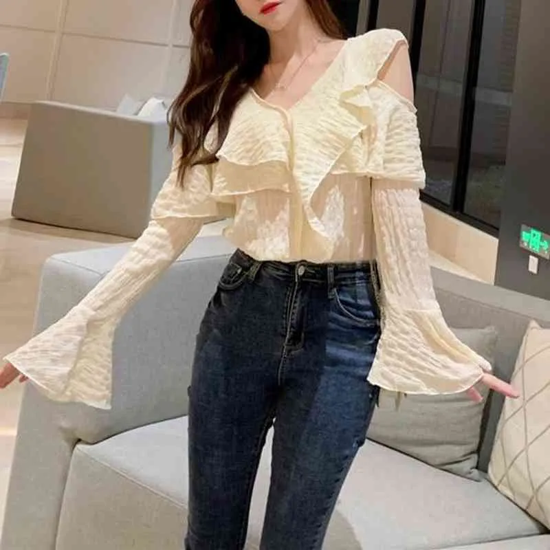 Ezgaga blus kvinnor v-neck Flare ärm all-match Korean Fashion Solid Slim Ruffled Hollow Out Chic Ladies T Shirts Elegant Blusas 210430