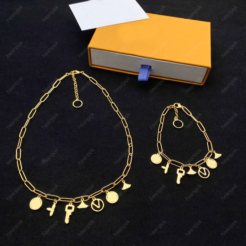 Colar de ouro da pulseira de grife feminino V Luxurys Jewelry Letters Fashion Link Link Pingente Pingente Wedding Ornaments Declacles Sets 22012001