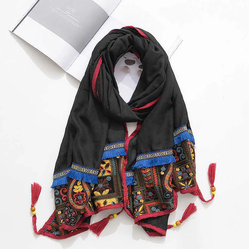 Мода 2021 Вискоза-шарф Новые вышитые женские платки и обертки леди Путешествия Пашмина Высокое Качество Зимние шеи шарфы Hijab Q0828