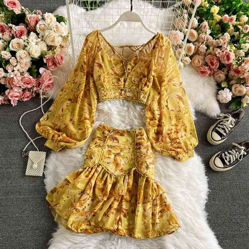 Ezgaga Two Piece Set Femmes Deep Vneck Lantern Sleeve Crops Tops Lace Up Blouse High Wairts Floral Imprimé Holiday Fashion 214930426