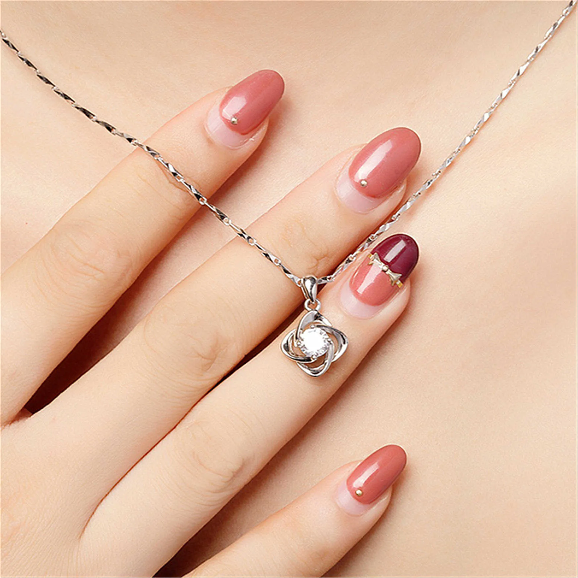 Crystal Womens Necklaces Pendant New Women's grass Fashion new simple clavicle Chain gold Silver Plated