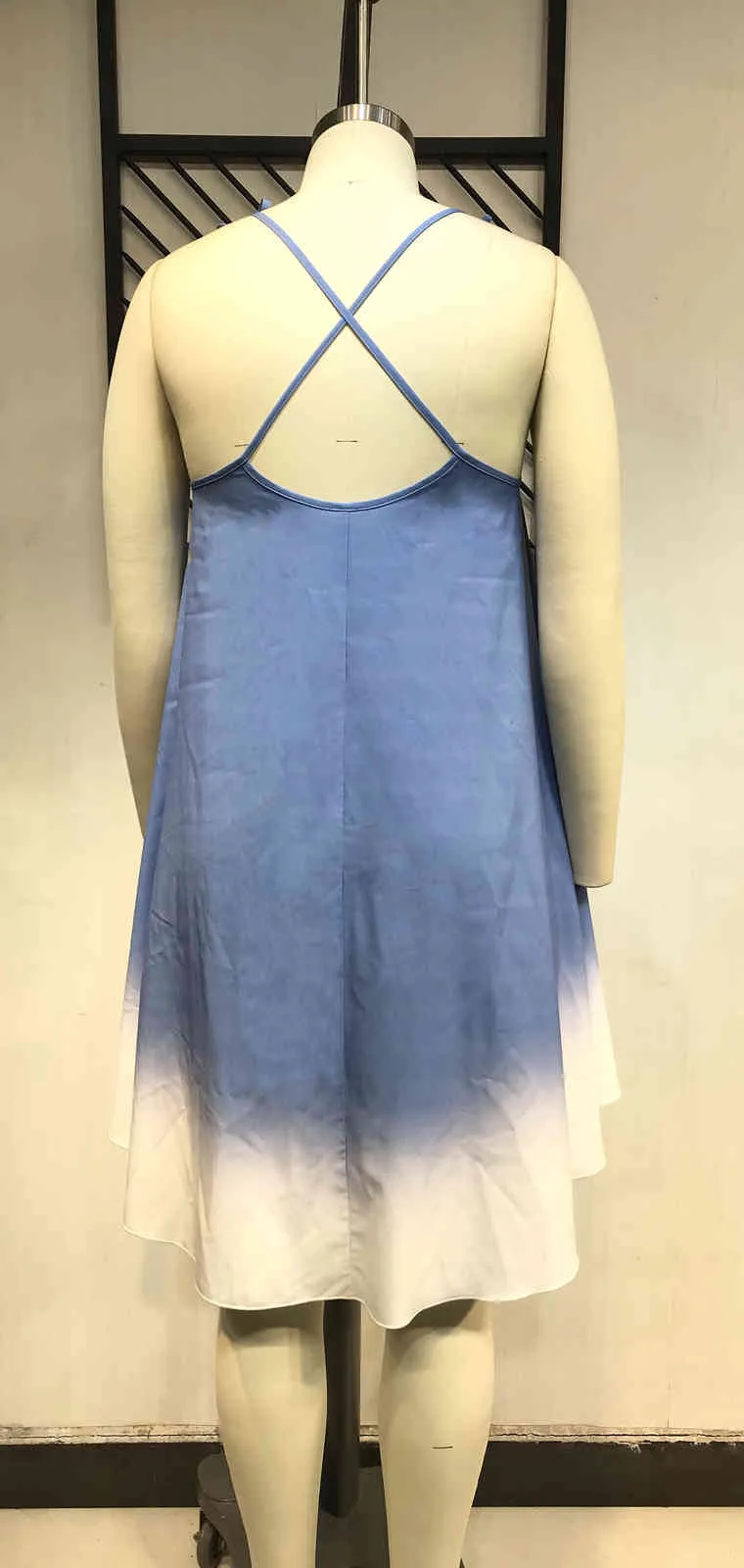 XL-5XL卸売プラスサイズの衣料品緩い特大の女性のドレス夏のファッションスパゲッティストラップボーホリデーサンドレス210525