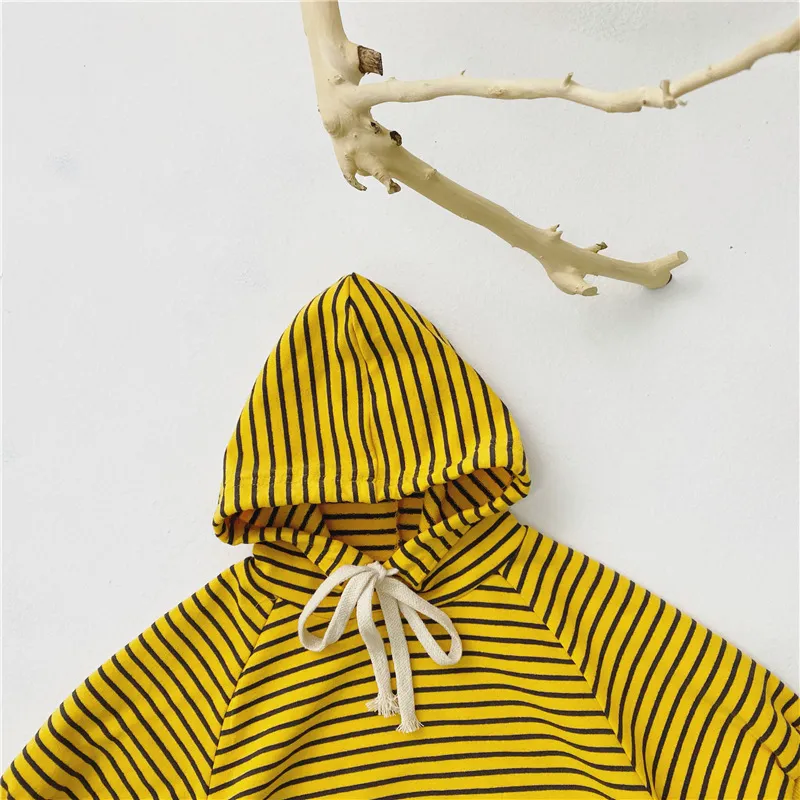 Vårstil Baby Stripe Jumpsuits Boys Girls Hooded One-Pieces Kids Hoodies 210508