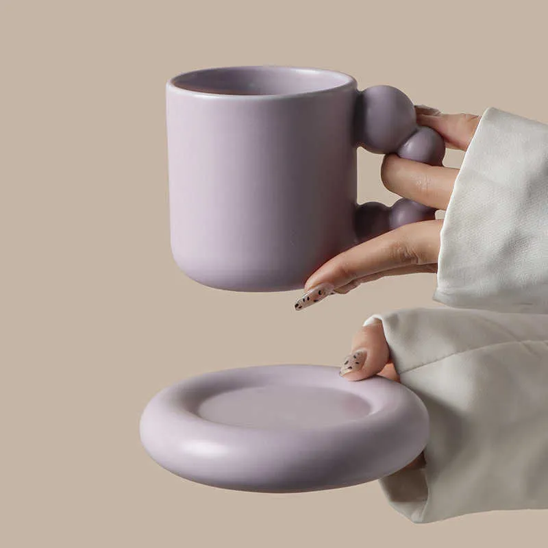 Tasse et assiette à café créatives de 325 ml avec poignée en boule de rotation Nordic Home Decor Art fait à la main Plateau de tasse à thé Cadeaux personnalisés pour elle 210804