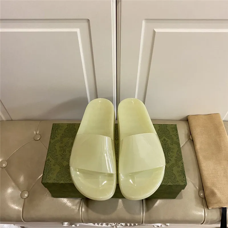 2022 Mens Women Slippers Glow Transparent Crystal Sandals Summer Outdoor Beach Slides Fluorescent Reflective Sandal Fashion Flats Flip Flops Rubber Slipper Box
