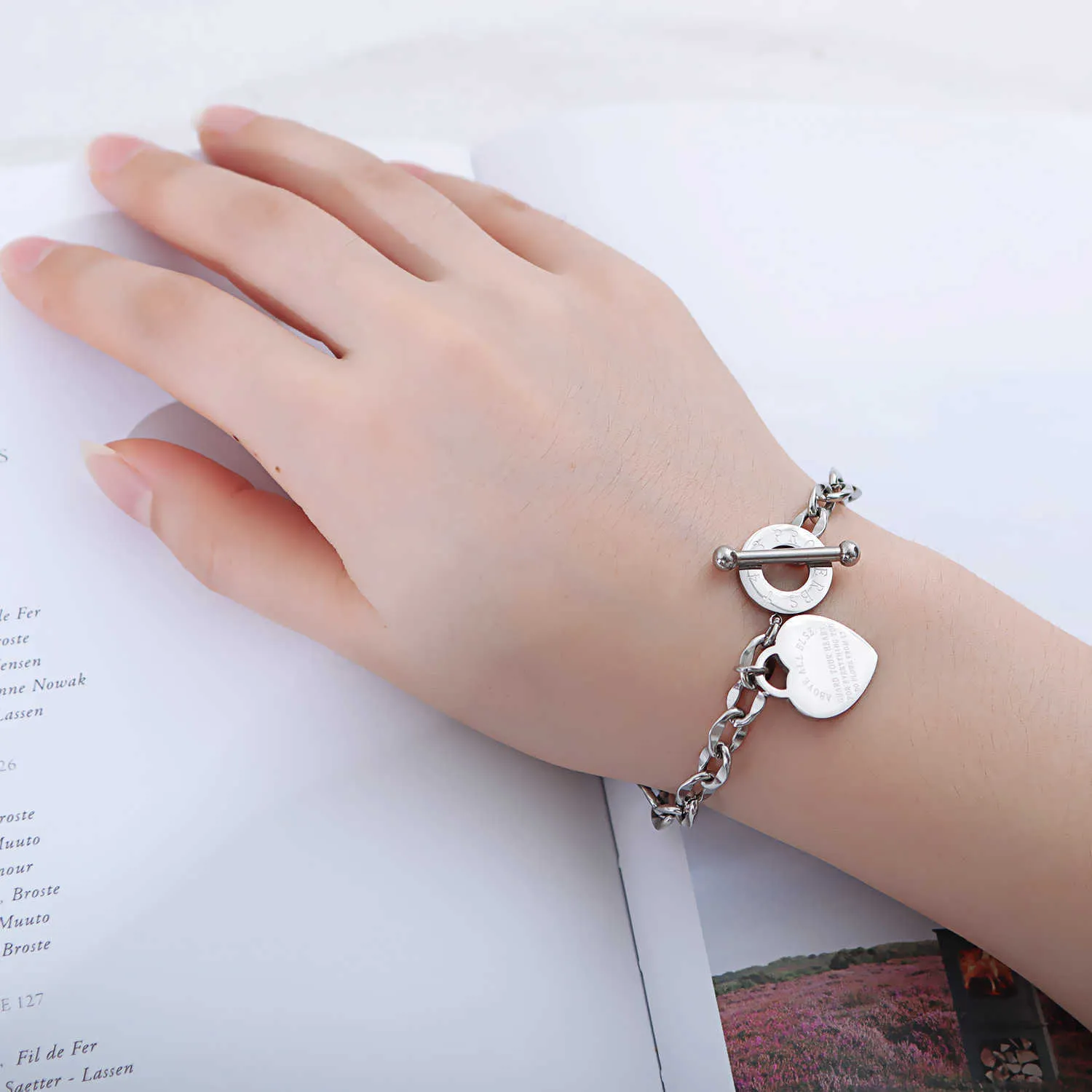 Heart-shaped Bracelet Proverbs Pendant for Women Gift Metal Brand Designbracelets Fashion Female Gold Jewelry Gifts Q0603303r