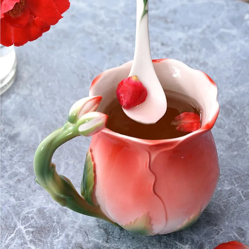 Kopjes Schoteltjes Europese Stijl Emaille Keramische Koffiemok Creatieve 3D Rose Bloemvorm Theekopjes Pastorale 4 Kleuren Ontbijt Melk Wit340a